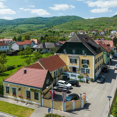 Donauhof - Hotel Garni Weissenkirchen in der Wachau Bagian luar foto