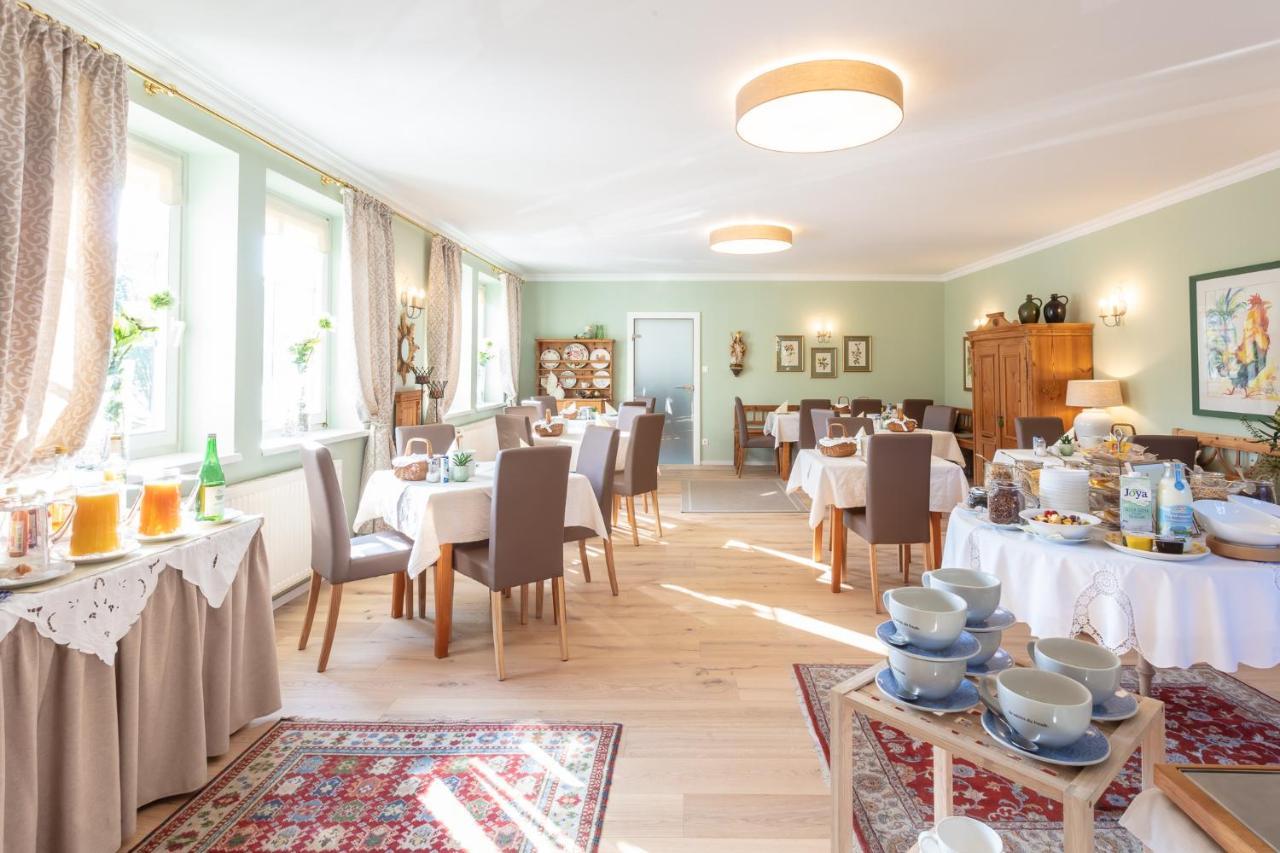Donauhof - Hotel Garni Weissenkirchen in der Wachau Bagian luar foto
