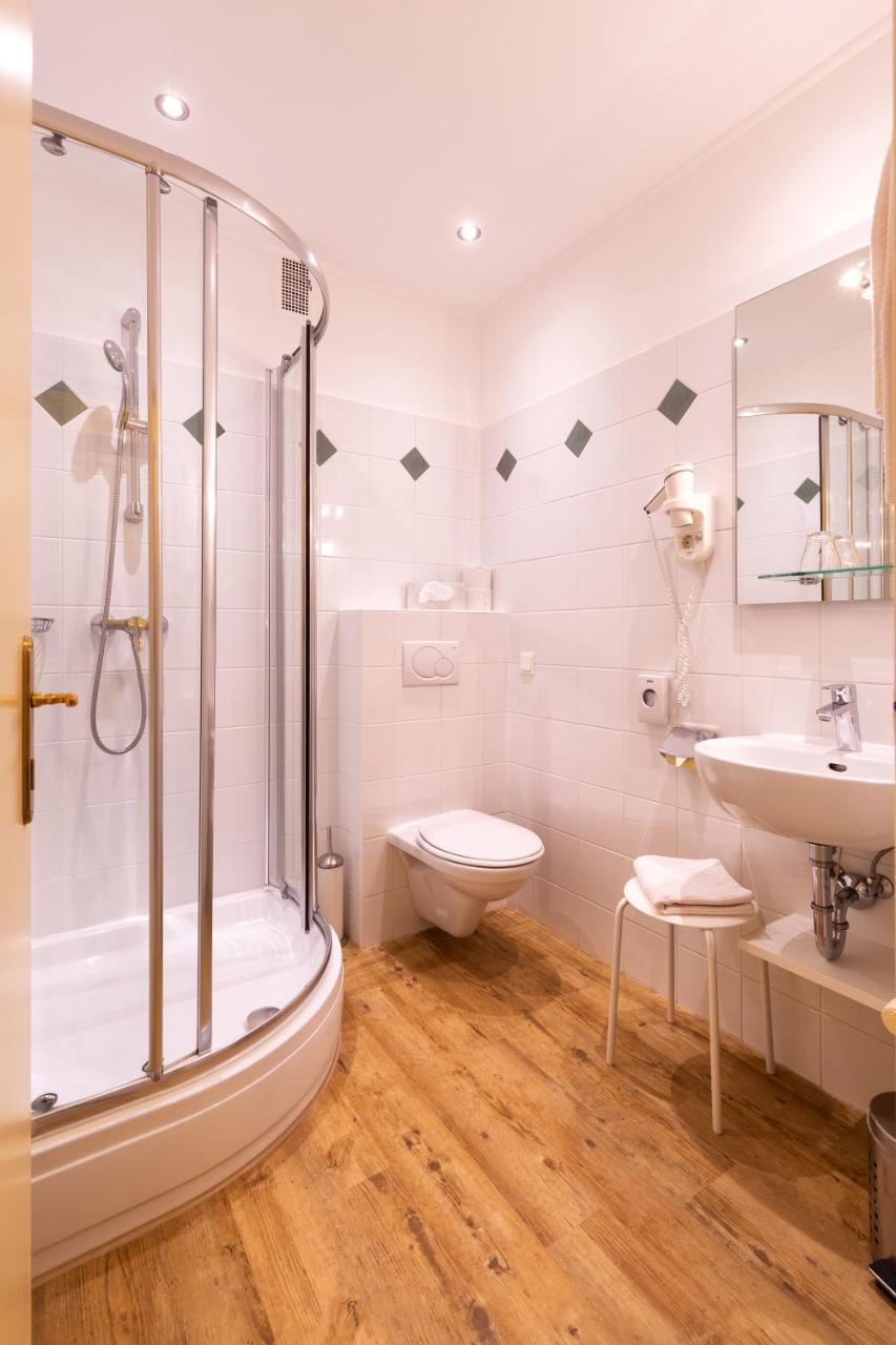 Donauhof - Hotel Garni Weissenkirchen in der Wachau Bagian luar foto